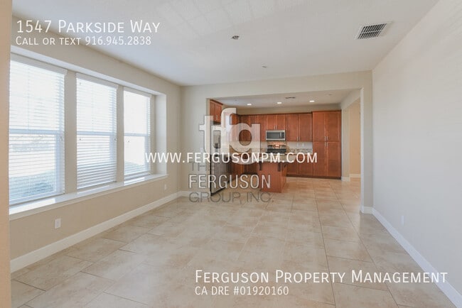 Photo - 1547 Parkside Way