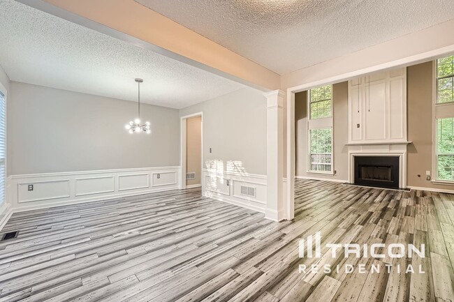 Photo - 4880 Bankside Way