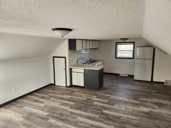 Building Photo - 113 S Polk St Unit 1/2