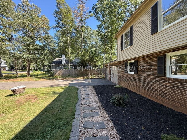 11204 Wilderness Park Dr