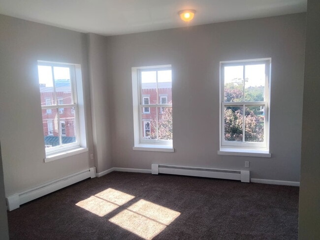 Building Photo - 588-612-612 E Main St Unit 590c