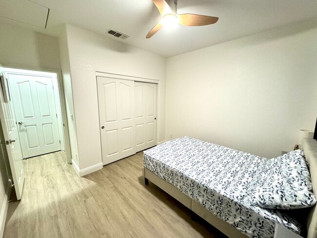 Photo - 464 W Callado Ave