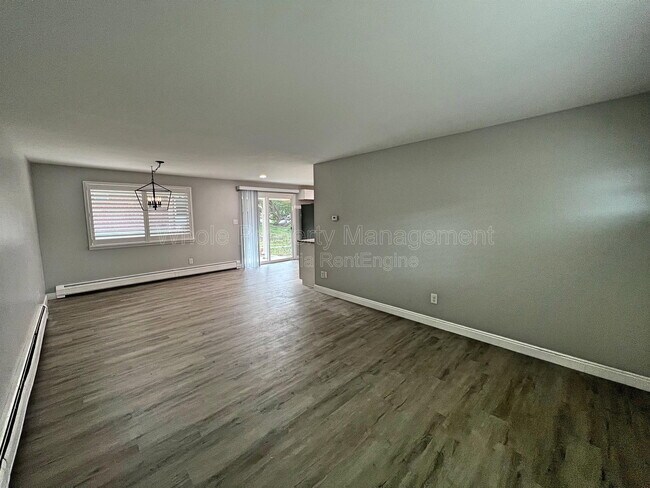 Photo - 2995 Kendall St
