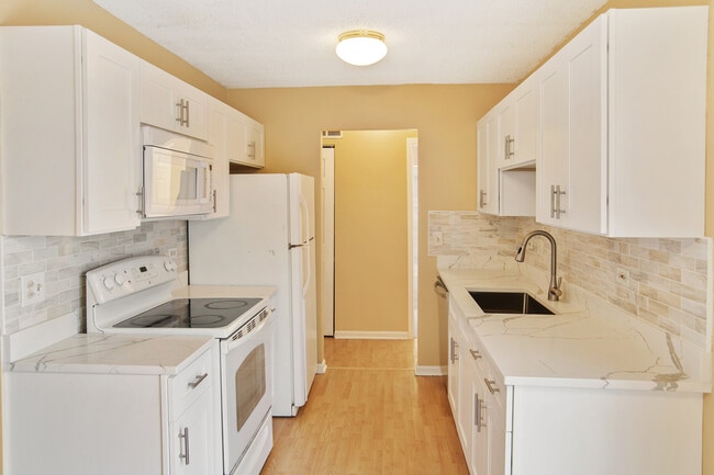 Photo - 3382 Fox Hill Rd