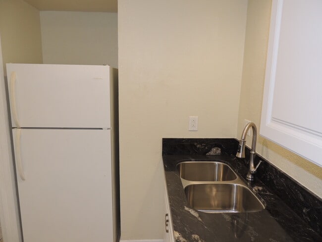 Photo - 1127 D Ave