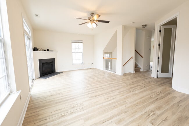 Photo - 956 Iron Bridge Dr Unit NA