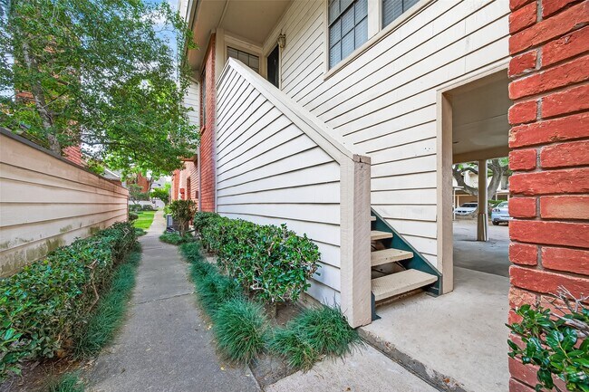 Photo - 2211 S Kirkwood Rd Unit 42