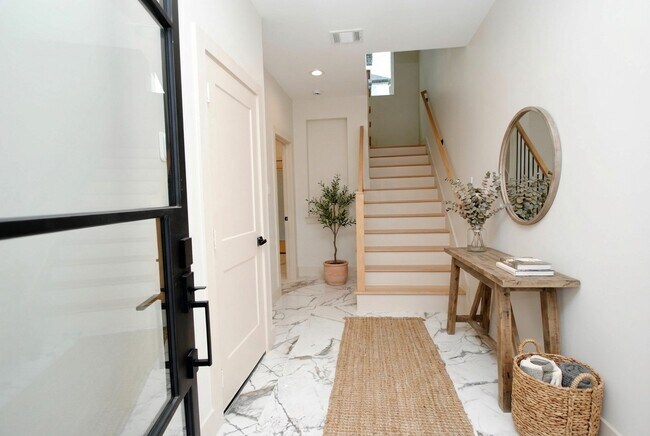 Photo - 6310 Illinois St