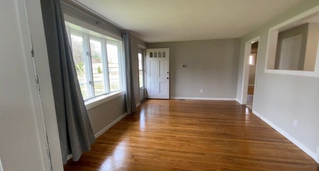 Photo - 73 Kenway Dr