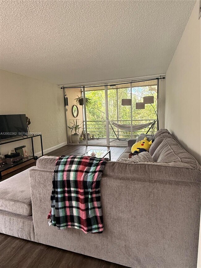 Photo - 9440 Live Oak Pl Unit 304