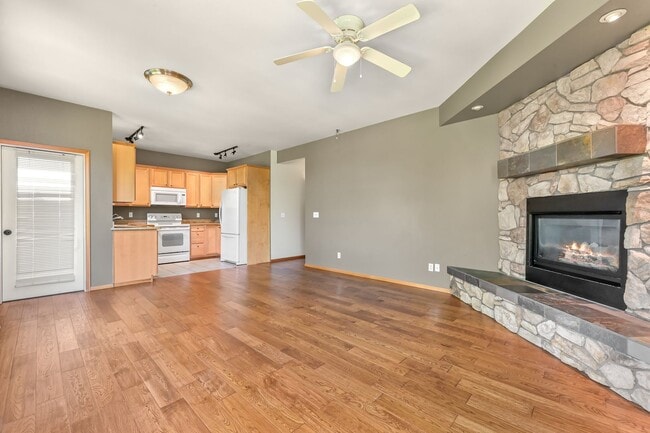 Photo - 2131- 2133 Yew Street Unit 2133 Yew Street