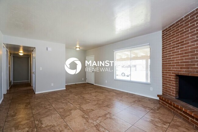 Photo - 4 Bedroom Pet-Friendly Home in Tucson, AZ with Main Street Renewal