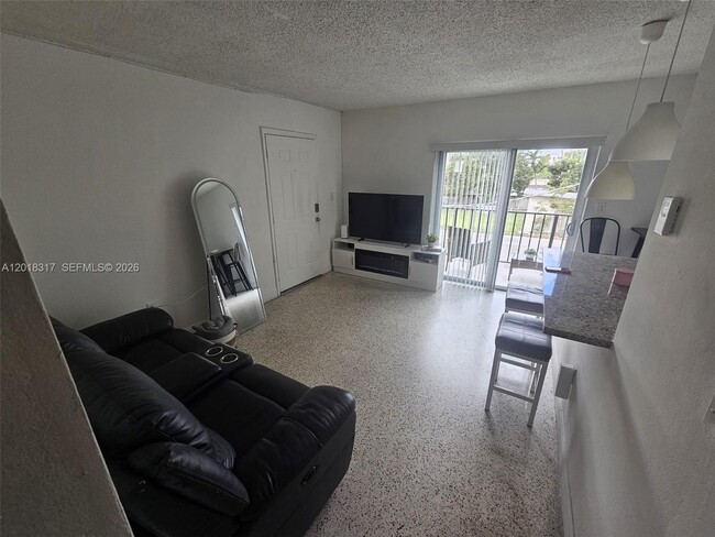 Photo - 1241 NW 6th St Unit 6