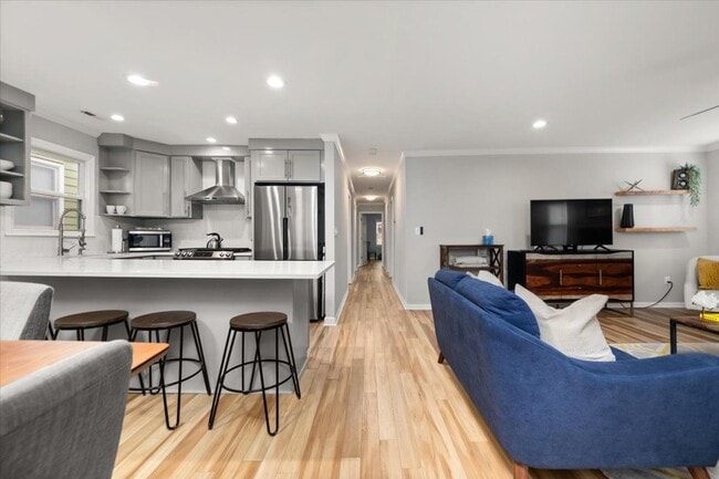 Building Photo - 65 Howell St SE