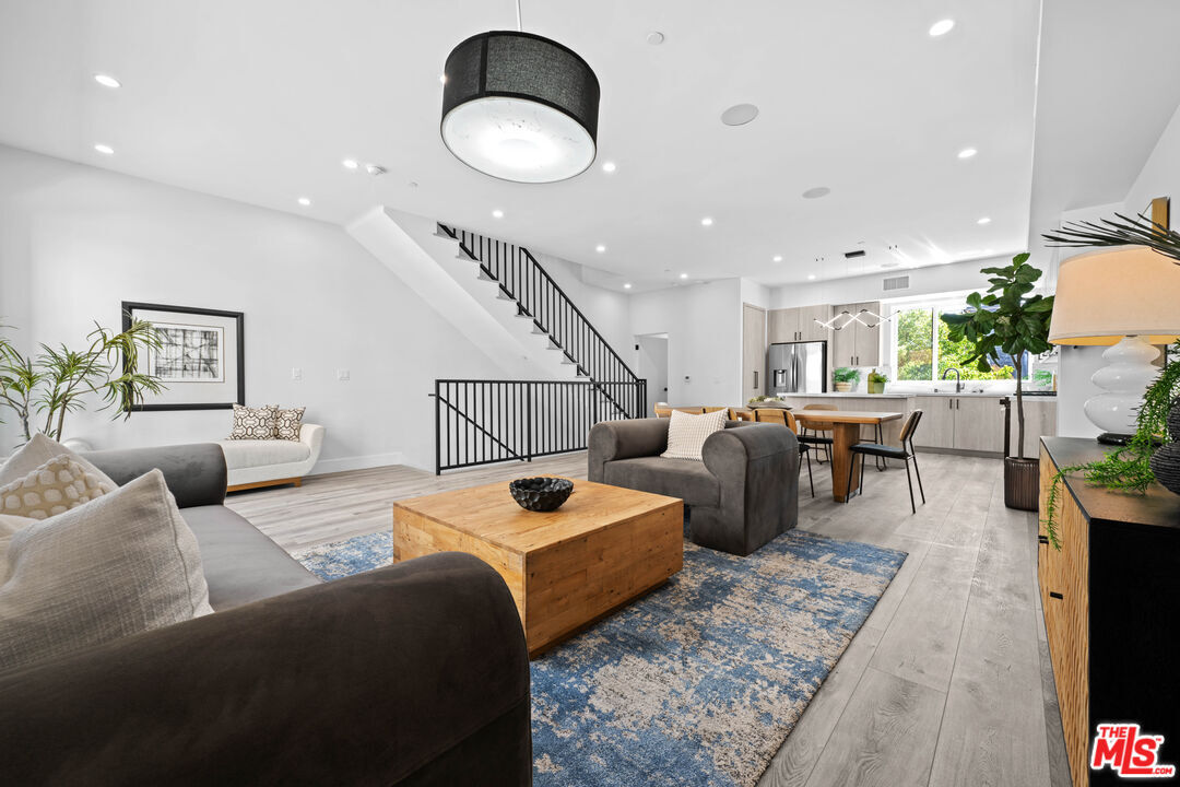 Photo - 1957 1/2 S Preuss Rd