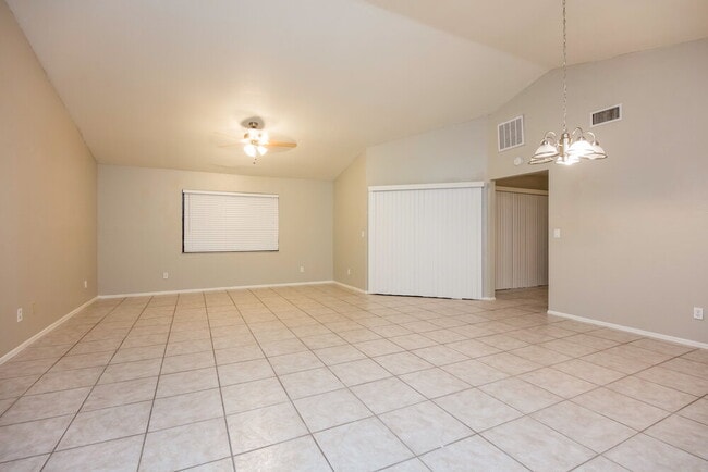 Photo - 427 SE 18th St