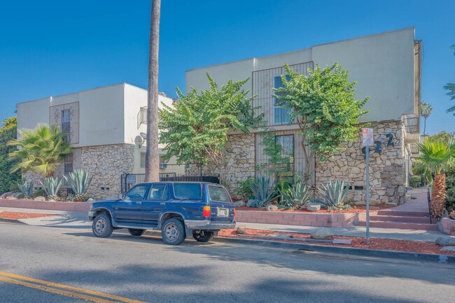 Building Photo - 922-926 N Normandie Ave Rental