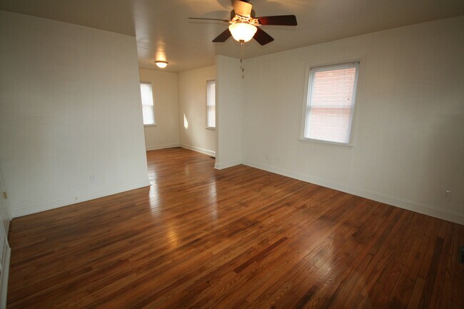 Photo - Perfect Floorplan! Walltown Duplex with All Appliances and Fenced Yd Unidad B