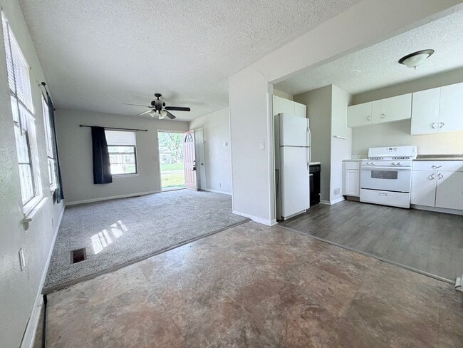 Building Photo - Affordable Park City Home