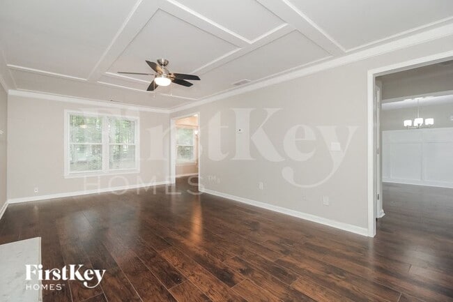 Photo - 1985 Castle Royale Dr