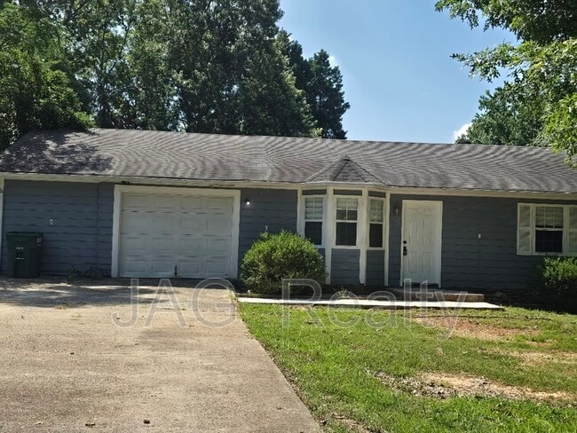 Building Photo - 2601 Briar Trail Ct