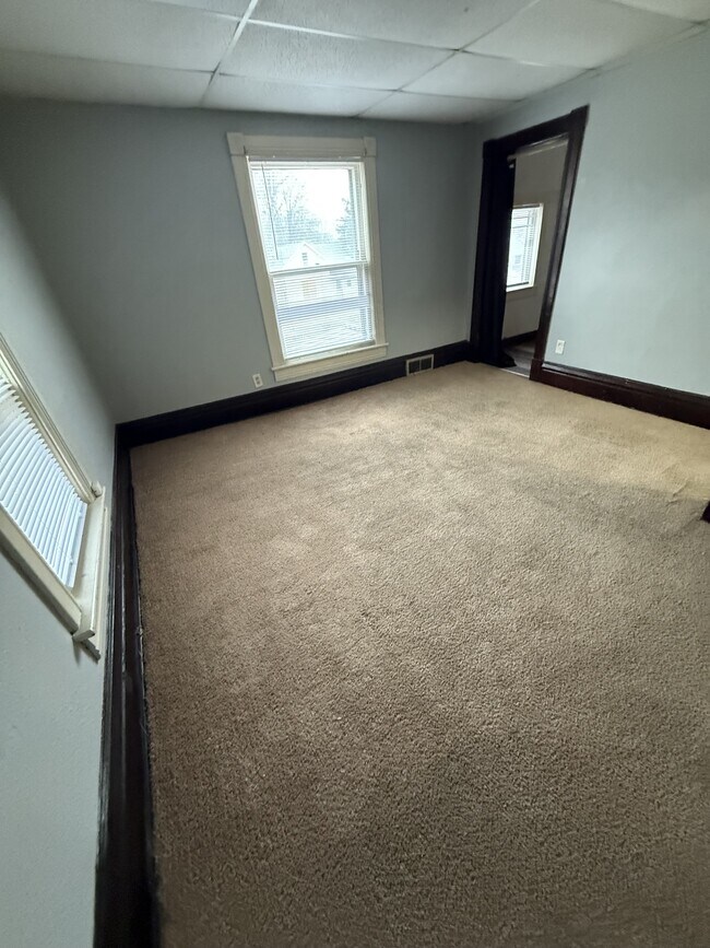 Photo - 723 W 1st St