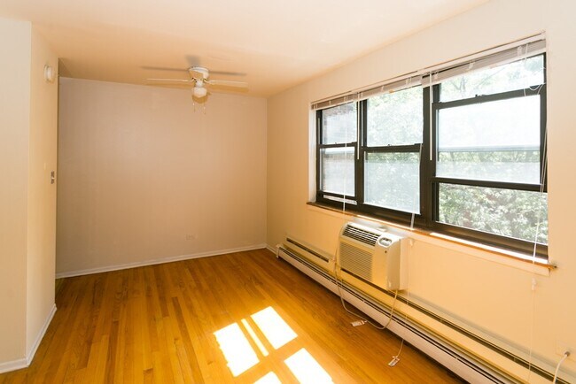 Photo - 665 W Wrightwood Ave Unit 205