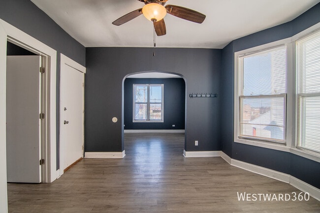 Building Photo - 18 19th St Unit 2P