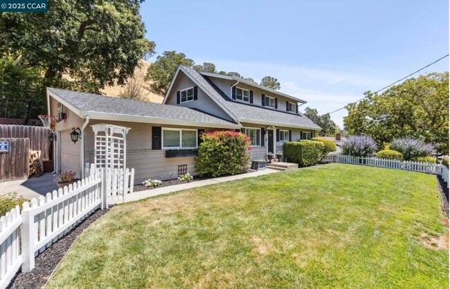 Photo - 1600 Springbrook Rd