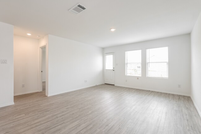 Photo - 4247 Southton Mere