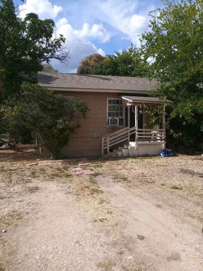 Photo - 512 Lockhart St