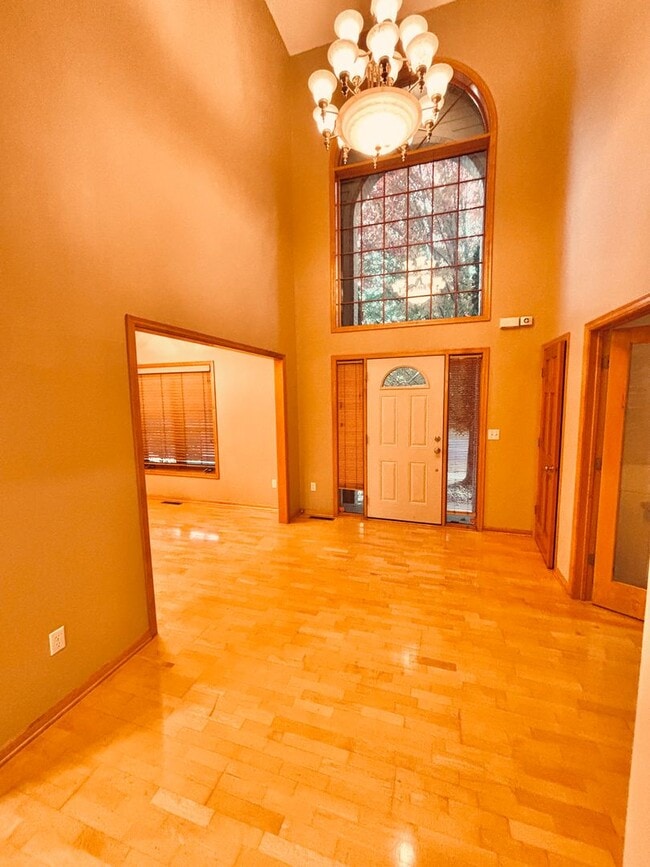 Photo - Huge 5 bed home located in Maple Grove!