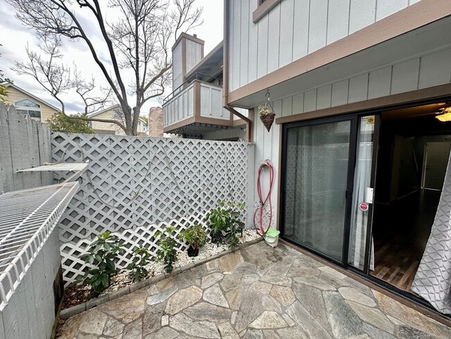 Photo - Charming 2 Bed 1.5 Bath Condo in Newark! Available August 1st!