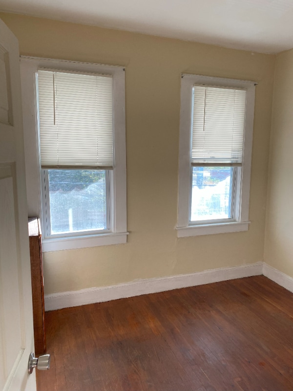 Photo - 605 Larch St