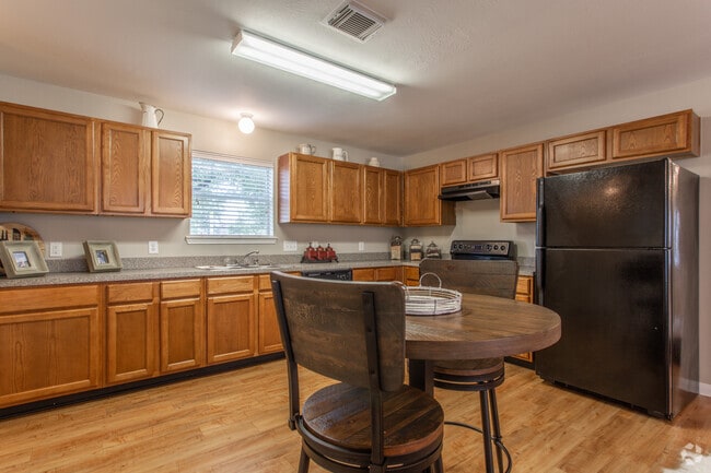 3 BR, 2 BA - 1146 SF - Greenhouse Villas