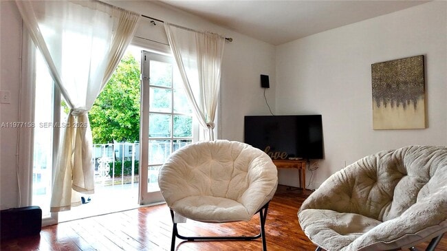 Building Photo - 945 Meridian Ave Unit 14