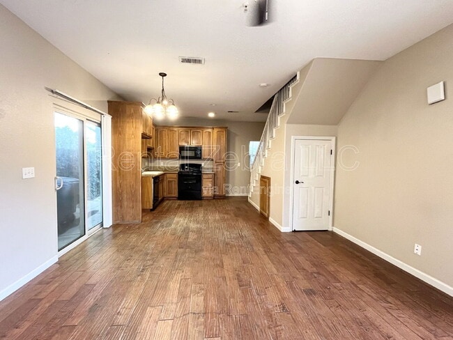 Photo - 308 Olive Way