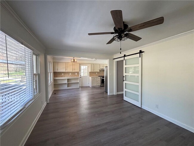 Photo - 3854 Davis St