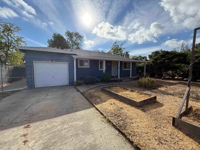 Building Photo - Slice of Country Living in the Heart of Sa... Rental