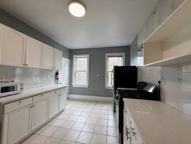 Photo - 16 Creighton St Unit #2