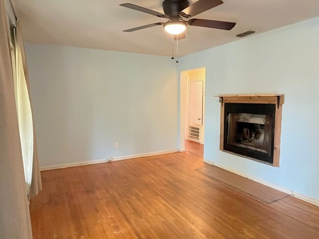 Photo - 2611 Pembrook Dr