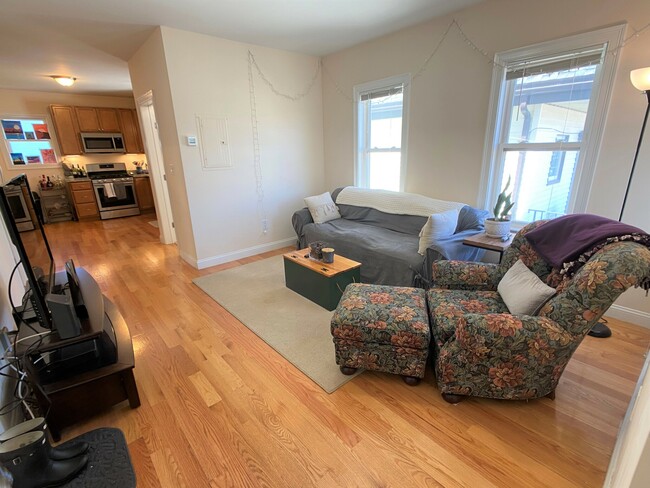 Photo - 537 Main St Unit 2A