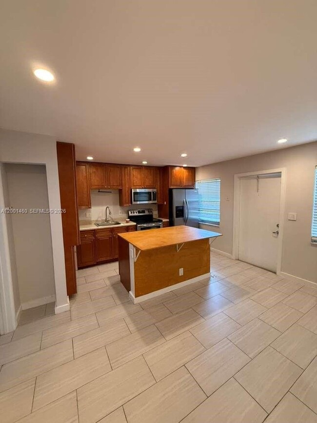 Photo - 5150 NE 6th Ave Unit 104