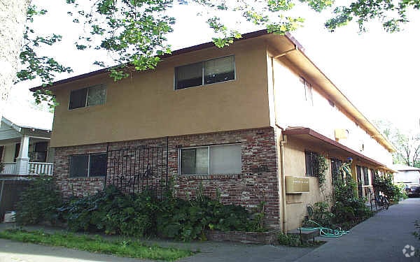 Photo - 1213 V St