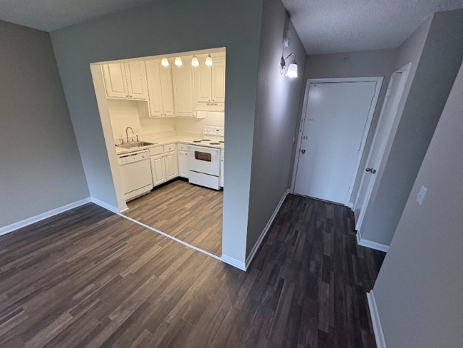 Photo - 1005 Hickory Hill Ln Unit D203