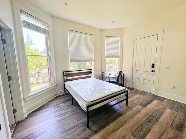 Photo - 1301 W 22nd St