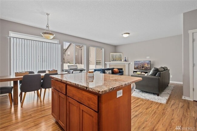 Photo - Beautiful 3BD Home Near Vancouver Mall! Open Floor Plan & Fenced Yard!