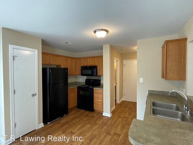 Photo - 3 br, 2.5 bath House - 509 Pullman St. SW