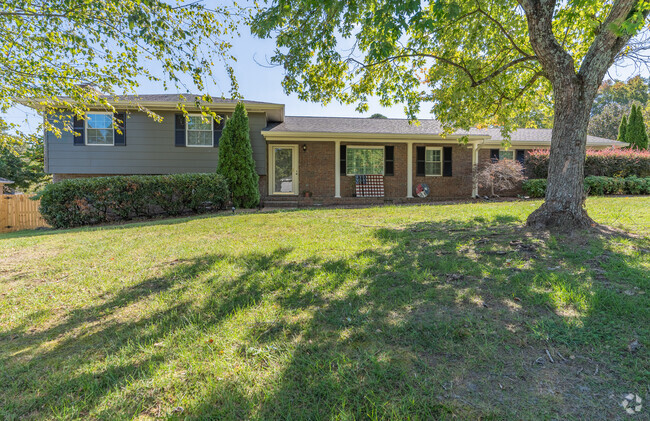 Building Photo - 3936 S Mission Oaks Dr Unit Upstairs 3bd 2ba Rental