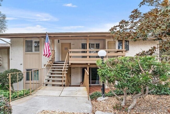 Gorgeous Upper Unit Condo in Fairway Knoll... - Gorgeous Upper Unit Condo in Fairway Knoll...